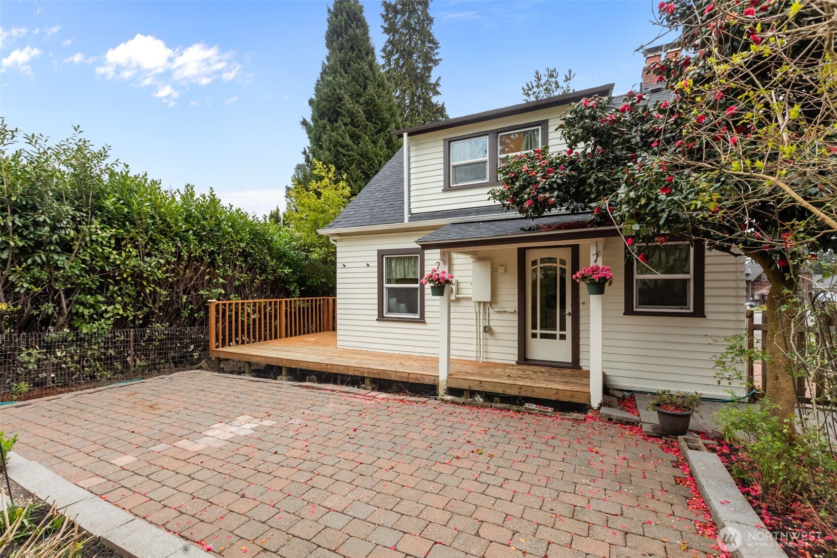 7030 Beverly Boulevard Everett, WA 98203 - Photo 29 of 37 a front view of a house with a yard