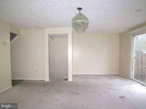 525 Ridgefield Avenue Stephens City, VA 22655 - Photo 17 of 26 a view of empty room with window