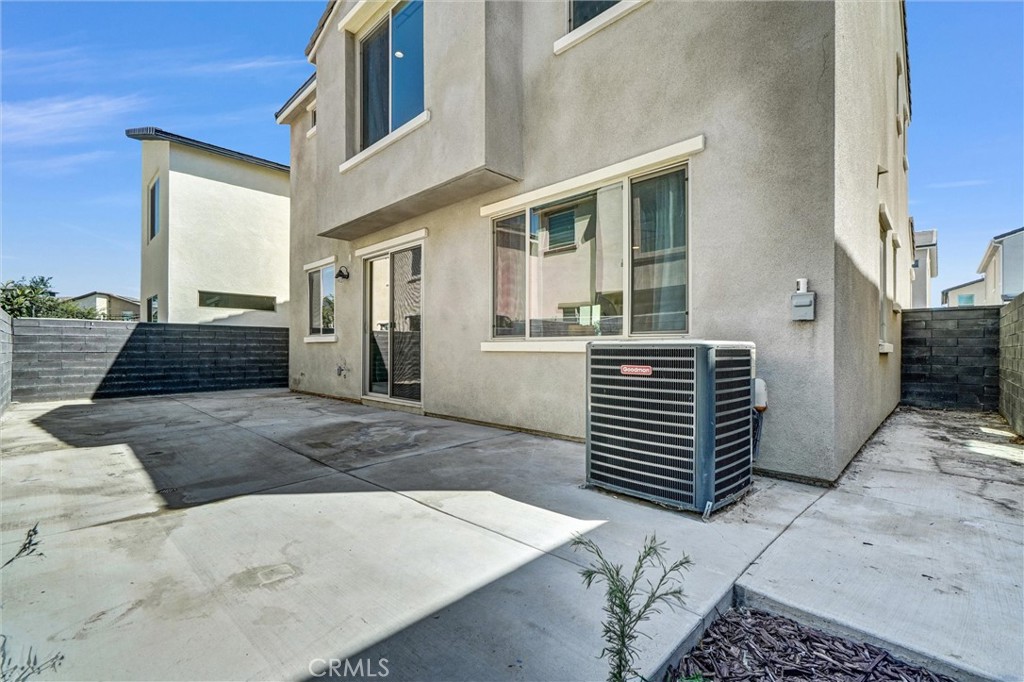653 Longhorn Way Rancho Mission Viejo, CA 92694 - Photo 27 of 30 a front view of a house