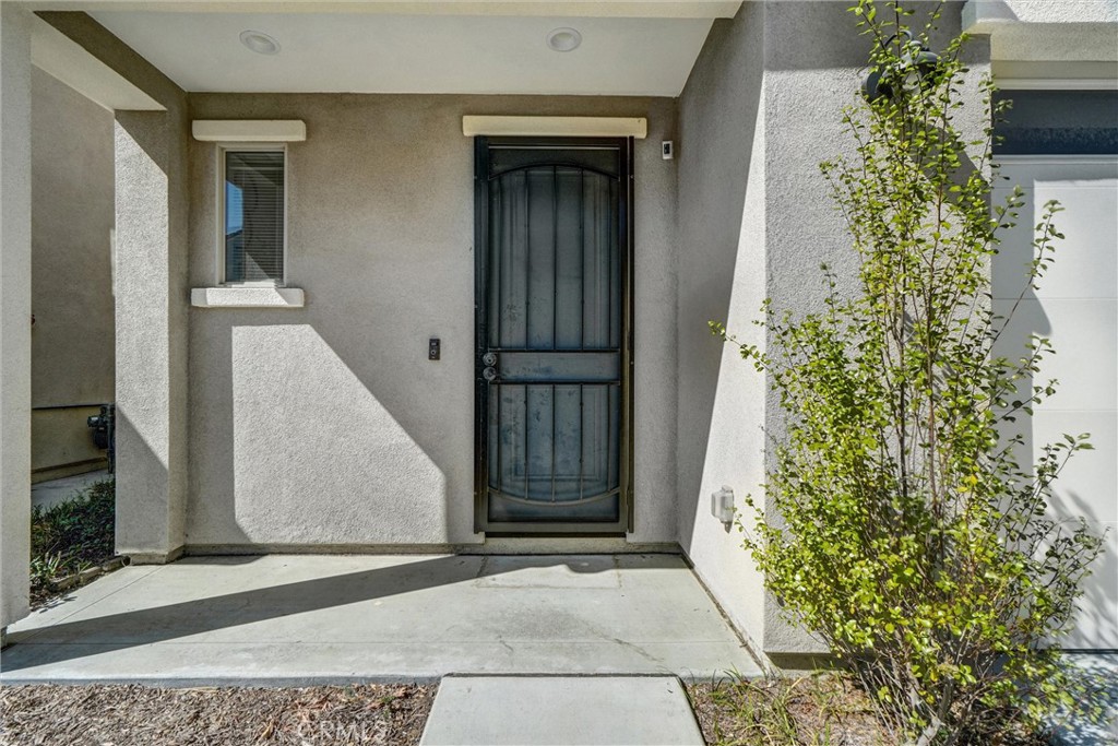 653 Longhorn Way Rancho Mission Viejo, CA 92694 - Photo 3 of 30 front view of a house with a yard