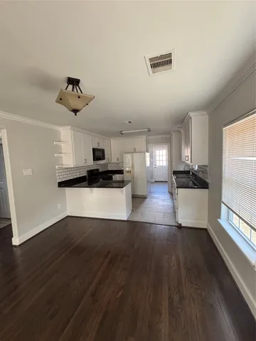 $1,500 | 5424 4th Street, Katy, TX 77493