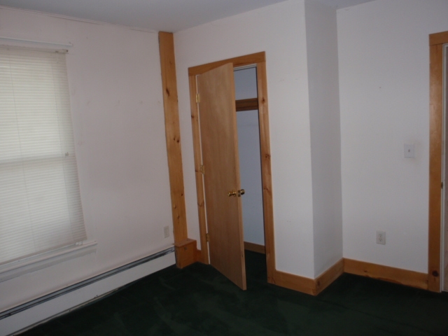 91 Crescent Street Rutland, VT 05701 - Photo 17 of 30