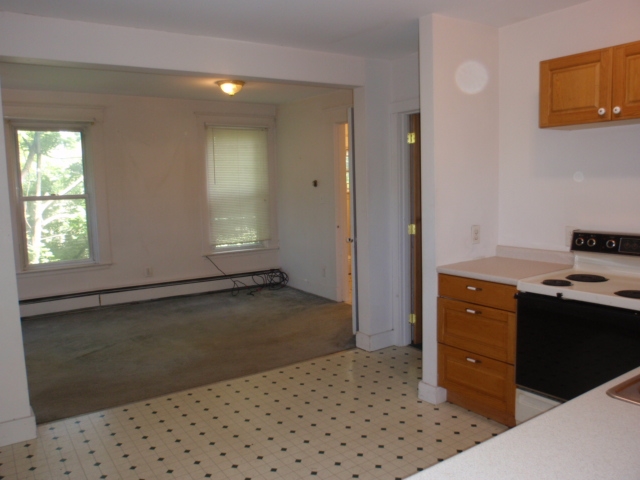 91 Crescent Street Rutland, VT 05701 - Photo 18 of 30