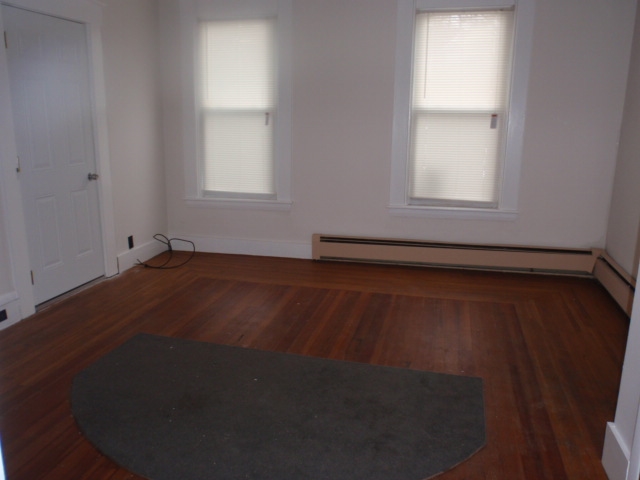 91 Crescent Street Rutland, VT 05701 - Photo 10 of 30