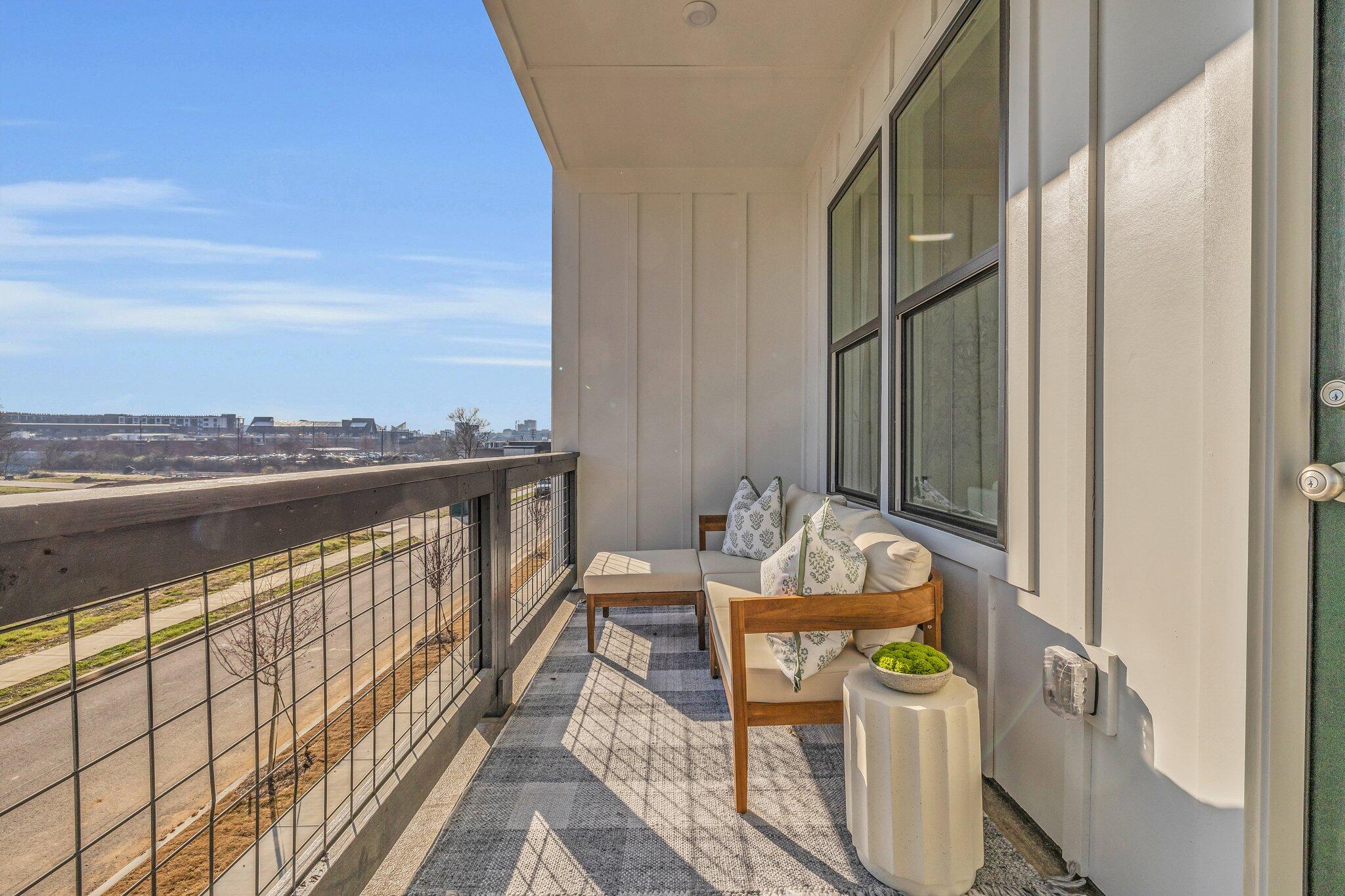 147 Peerless Avenue, Unit 123 Chattanooga, TN 37405 - Photo 4 of 22 Deck