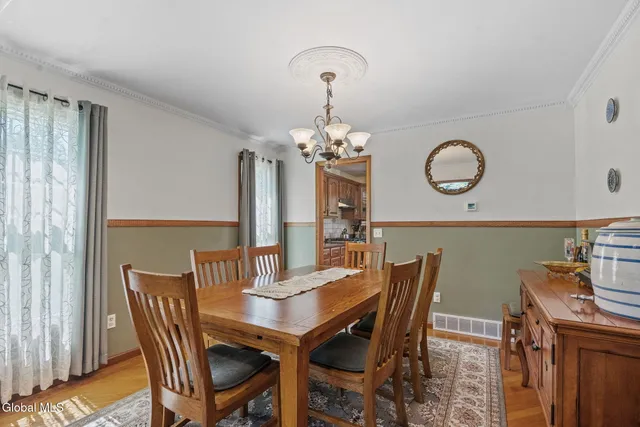 $550,000 | 6 Wayto Lane, Clifton Park, NY 12019