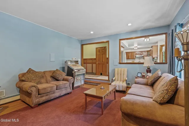 $550,000 | 6 Wayto Lane, Clifton Park, NY 12019