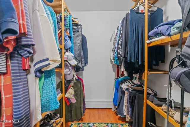 $550,000 | 6 Wayto Lane, Clifton Park, NY 12019