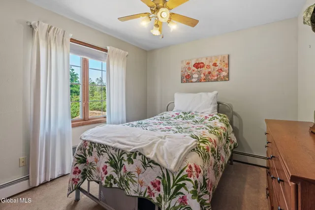 $550,000 | 6 Wayto Lane, Clifton Park, NY 12019