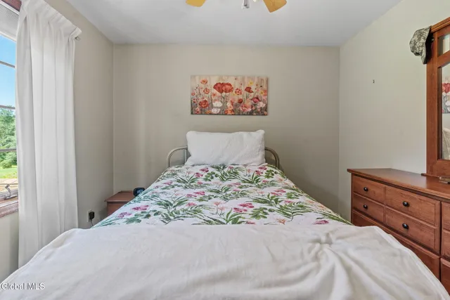 $550,000 | 6 Wayto Lane, Clifton Park, NY 12019