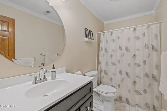 $550,000 | 6 Wayto Lane, Clifton Park, NY 12019