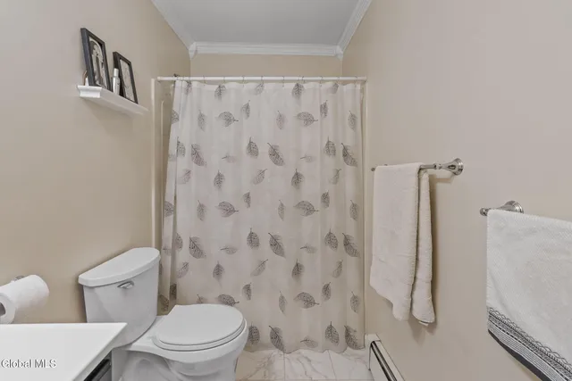 $550,000 | 6 Wayto Lane, Clifton Park, NY 12019