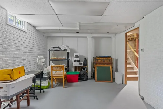 $550,000 | 6 Wayto Lane, Clifton Park, NY 12019