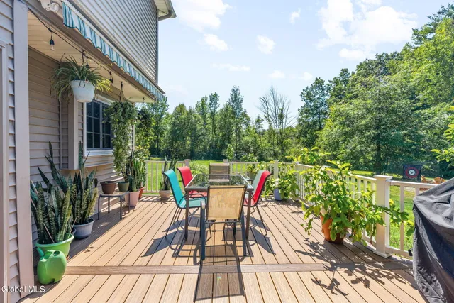 $550,000 | 6 Wayto Lane, Clifton Park, NY 12019