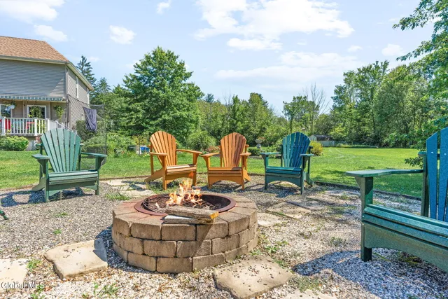 $550,000 | 6 Wayto Lane, Clifton Park, NY 12019