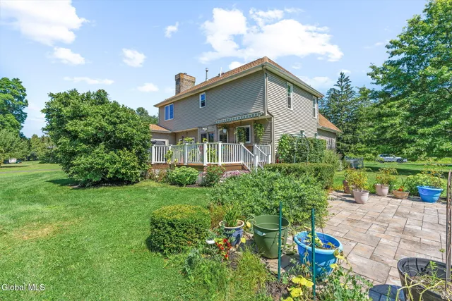 $550,000 | 6 Wayto Lane, Clifton Park, NY 12019