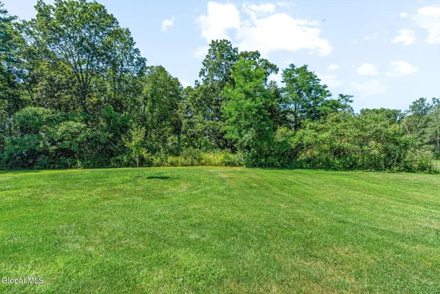 $550,000 | 6 Wayto Lane, Clifton Park, NY 12019