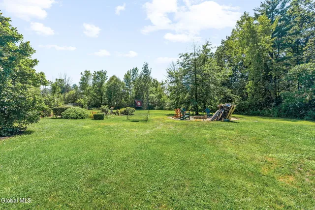 $550,000 | 6 Wayto Lane, Clifton Park, NY 12019