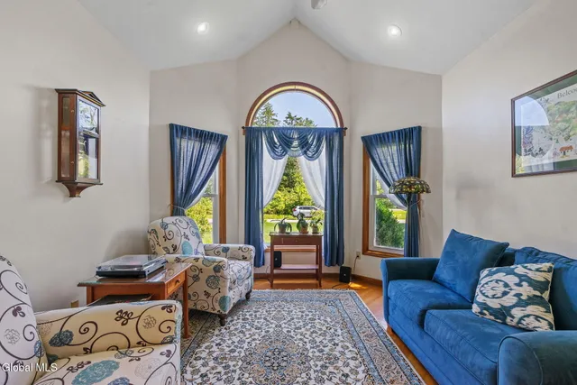 $550,000 | 6 Wayto Lane, Clifton Park, NY 12019