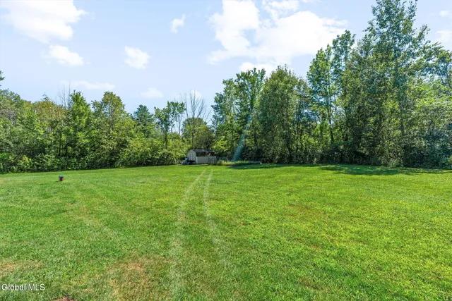 $550,000 | 6 Wayto Lane, Clifton Park, NY 12019