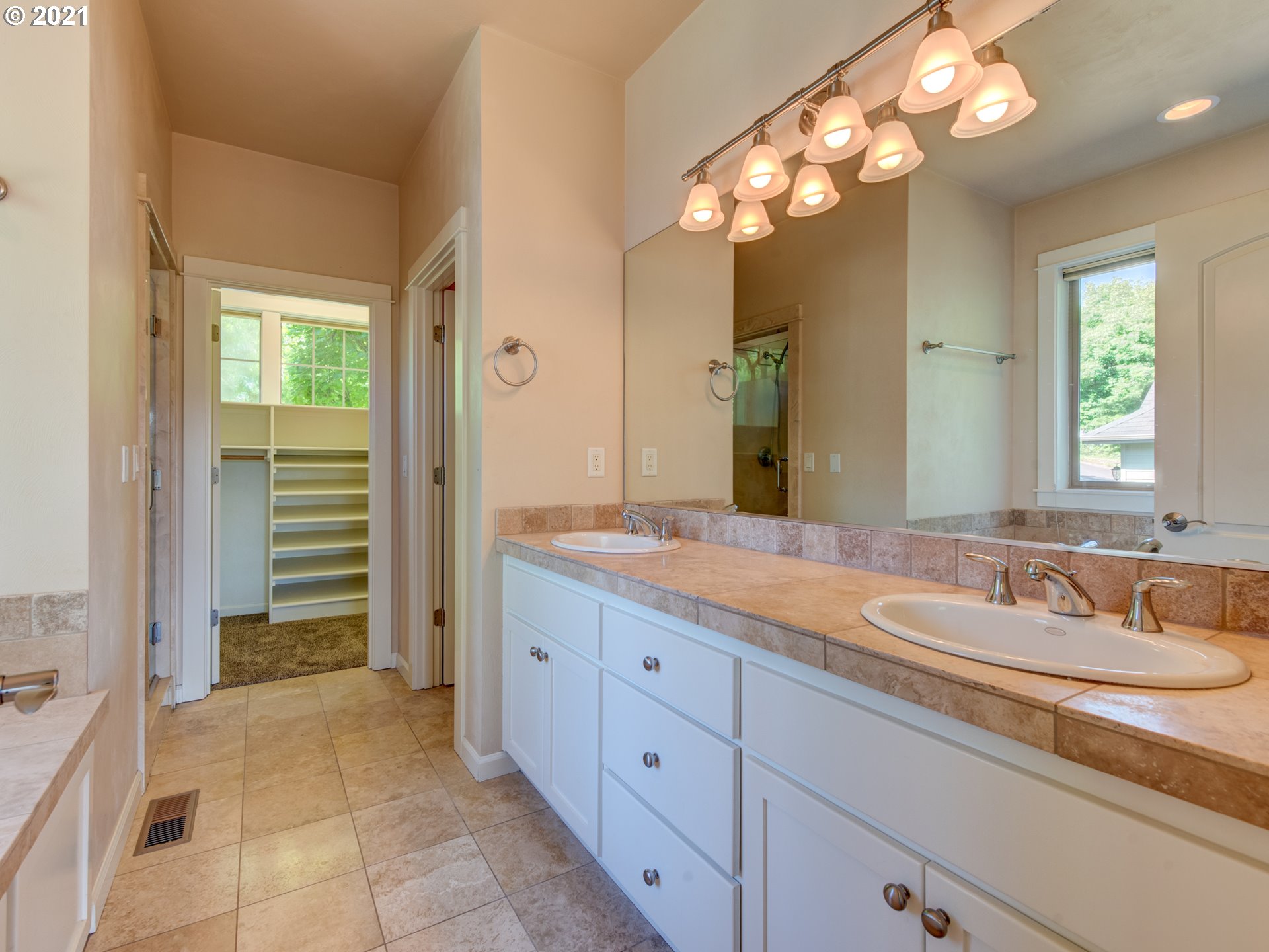 6244 Fernhill Loop Springfield, OR 97478 - Photo 14 of 32