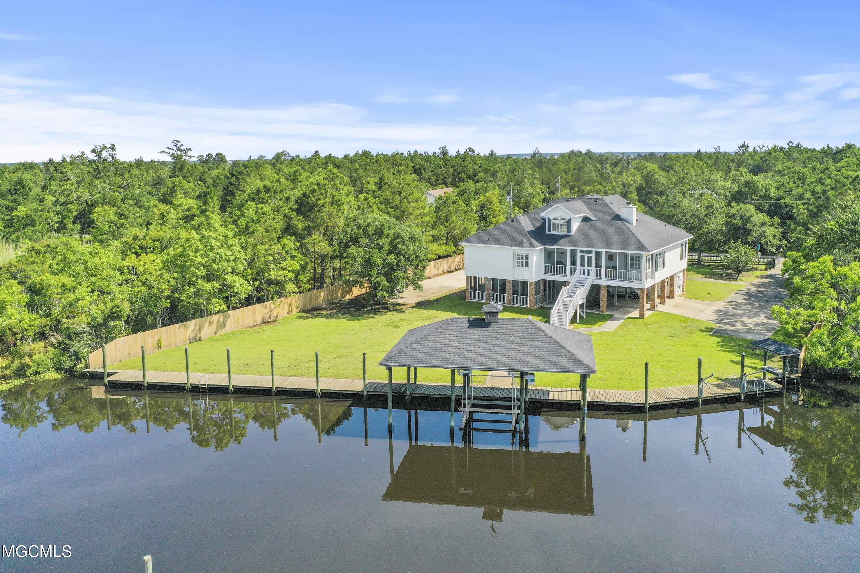 321 Garden Road Bay St. Louis, MS 39520 - Photo 1 of 66 050
