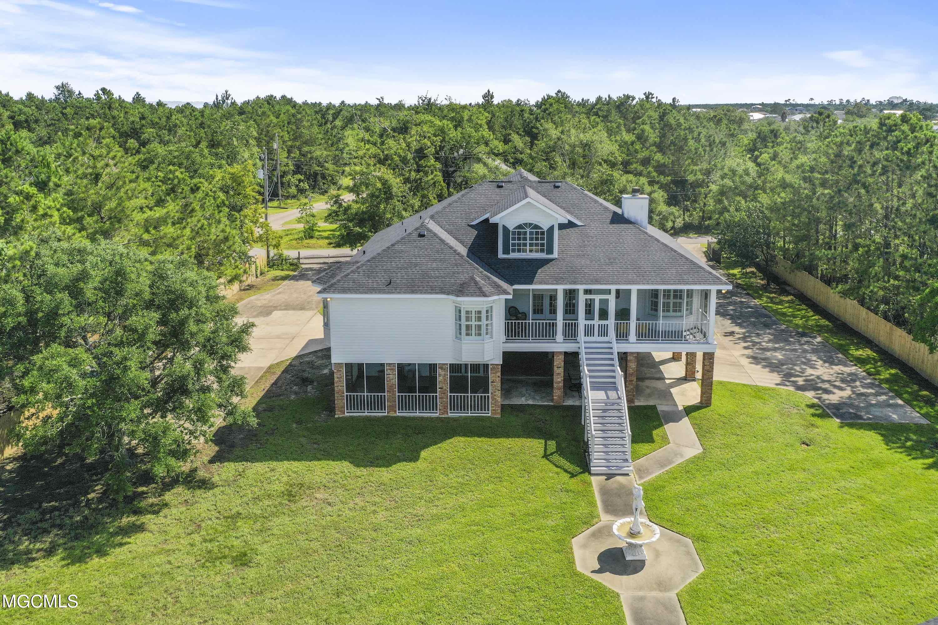 321 Garden Road Bay St. Louis, MS 39520 - Photo 16 of 66 052