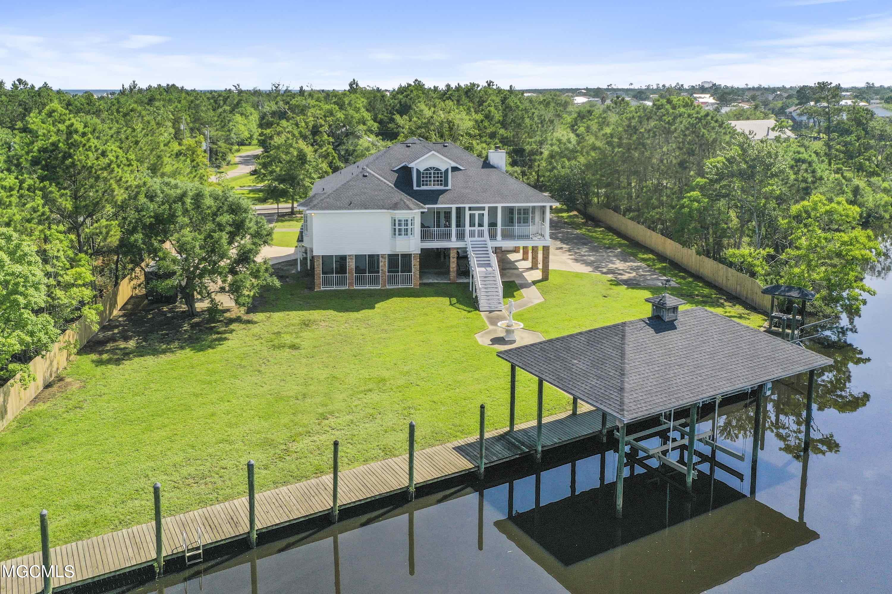321 Garden Road Bay St. Louis, MS 39520 - Photo 17 of 66 054