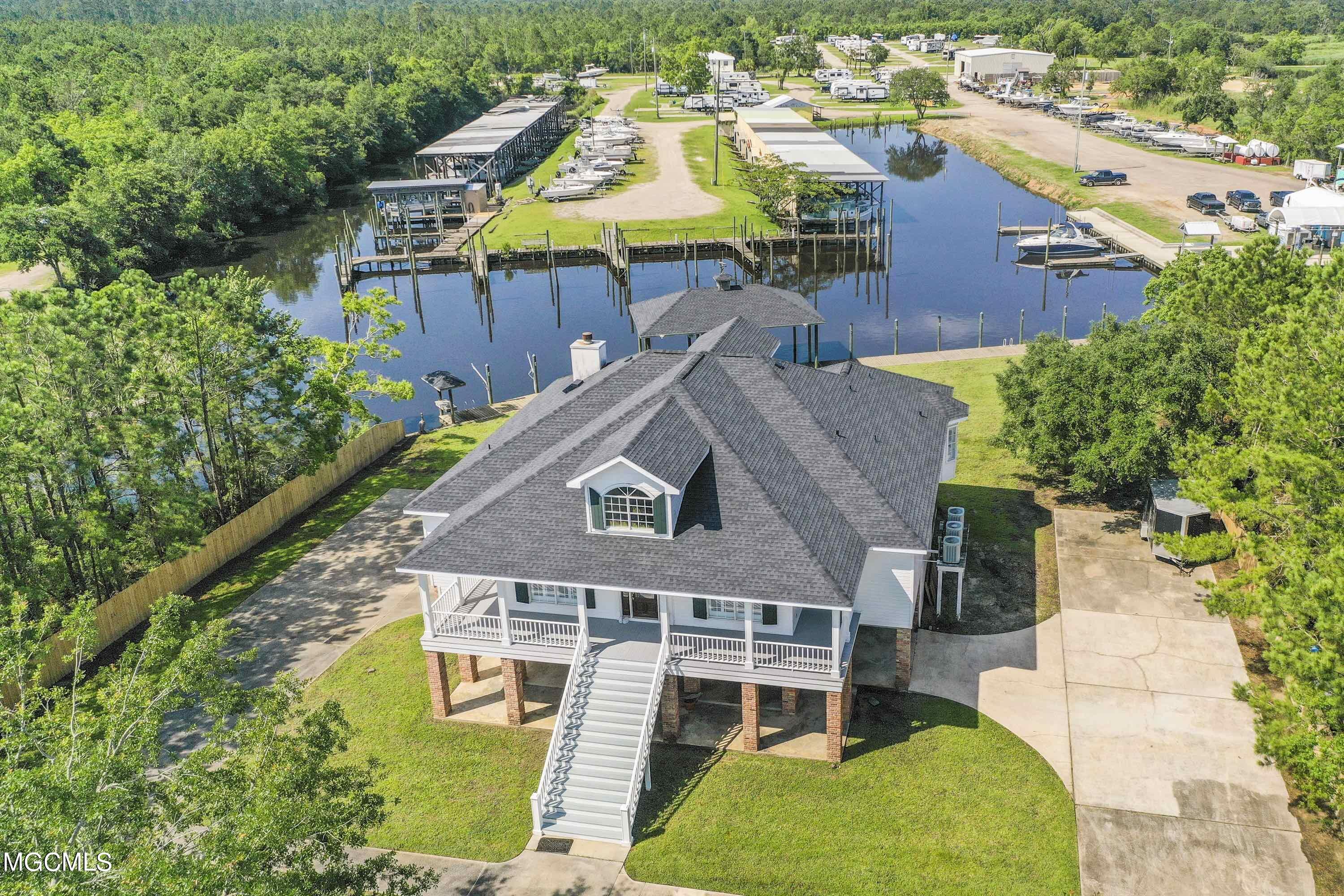 321 Garden Road Bay St. Louis, MS 39520 - Photo 18 of 66 002