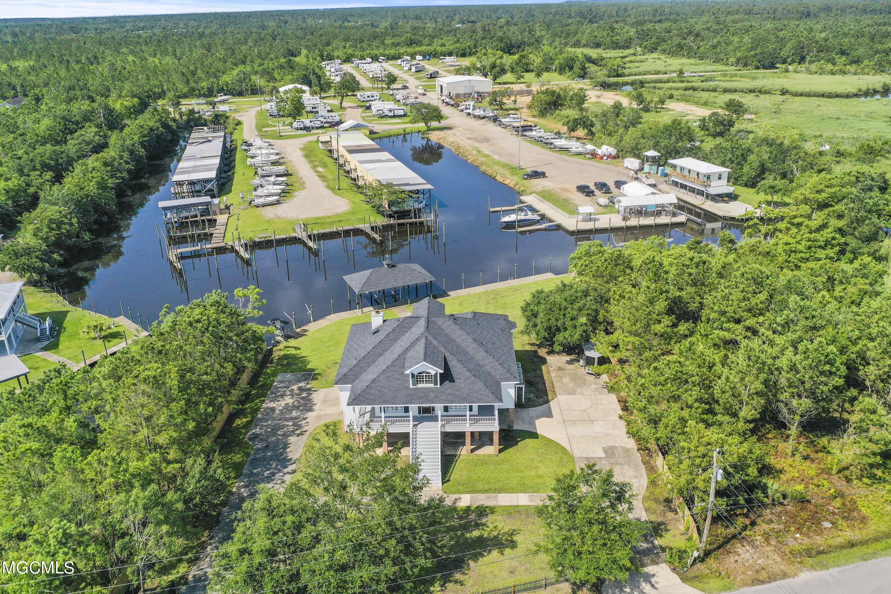 321 Garden Road Bay St. Louis, MS 39520 - Photo 19 of 66 062