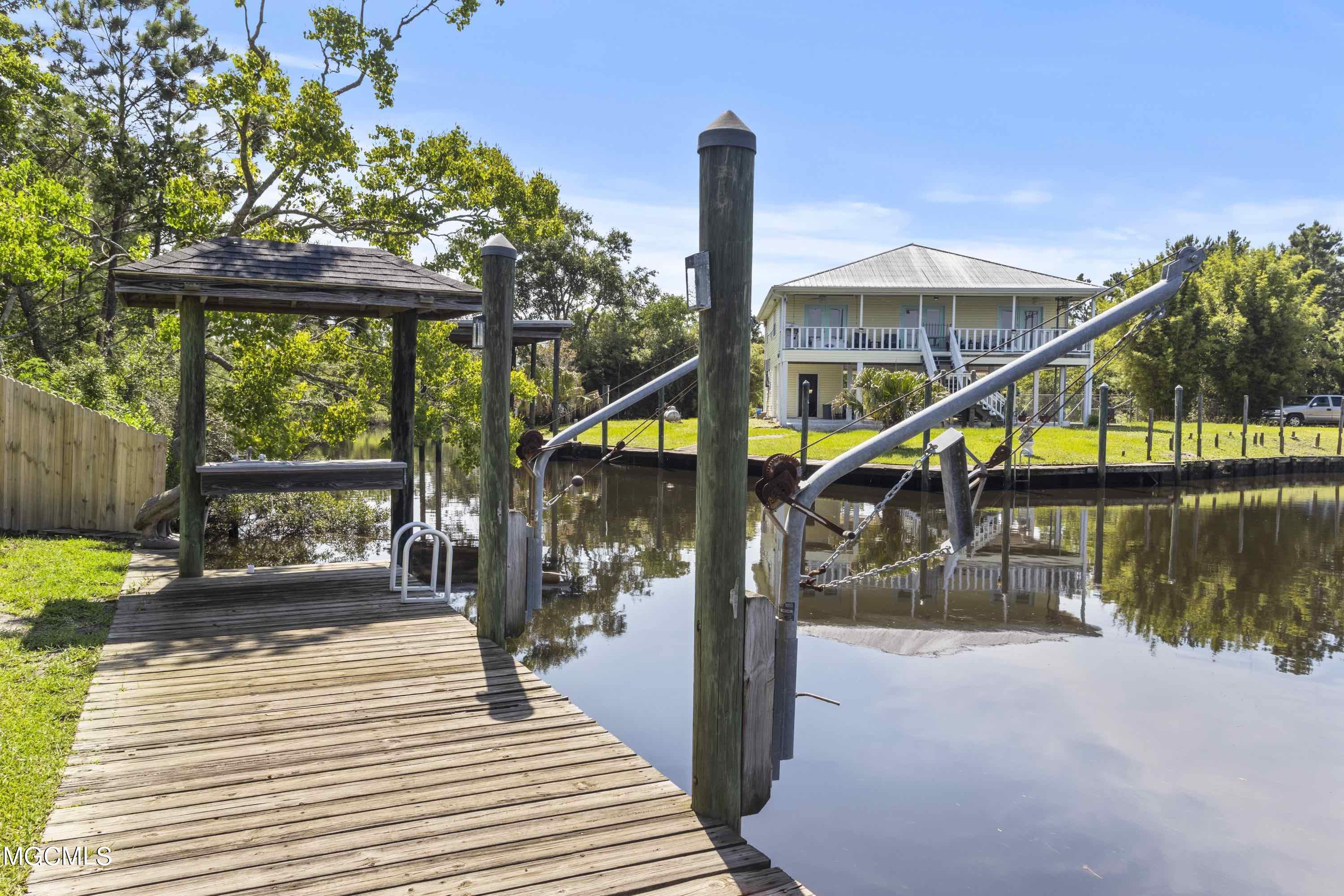 321 Garden Road Bay St. Louis, MS 39520 - Photo 58 of 66 059