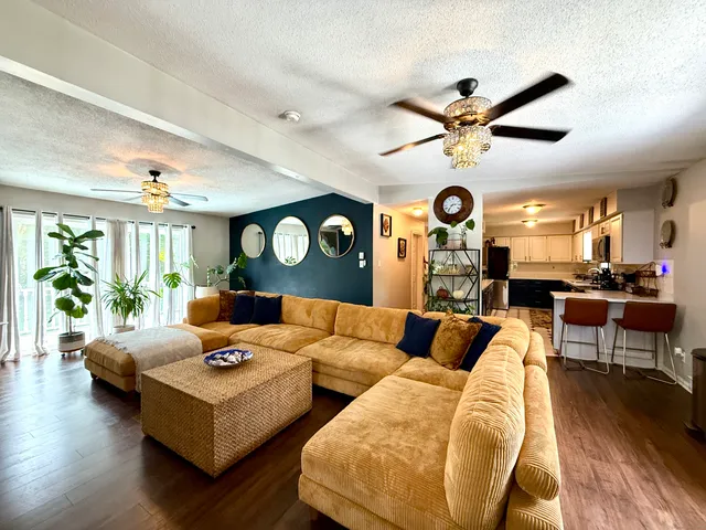 $599,900 | 33 D Laurel Point Drive, Montville, CT 06370