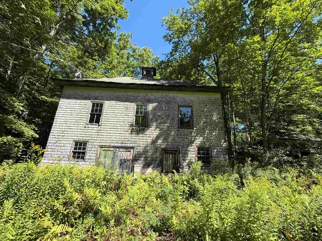 $324,000 | 1860 Presidential Highway, Jefferson, NH 03583