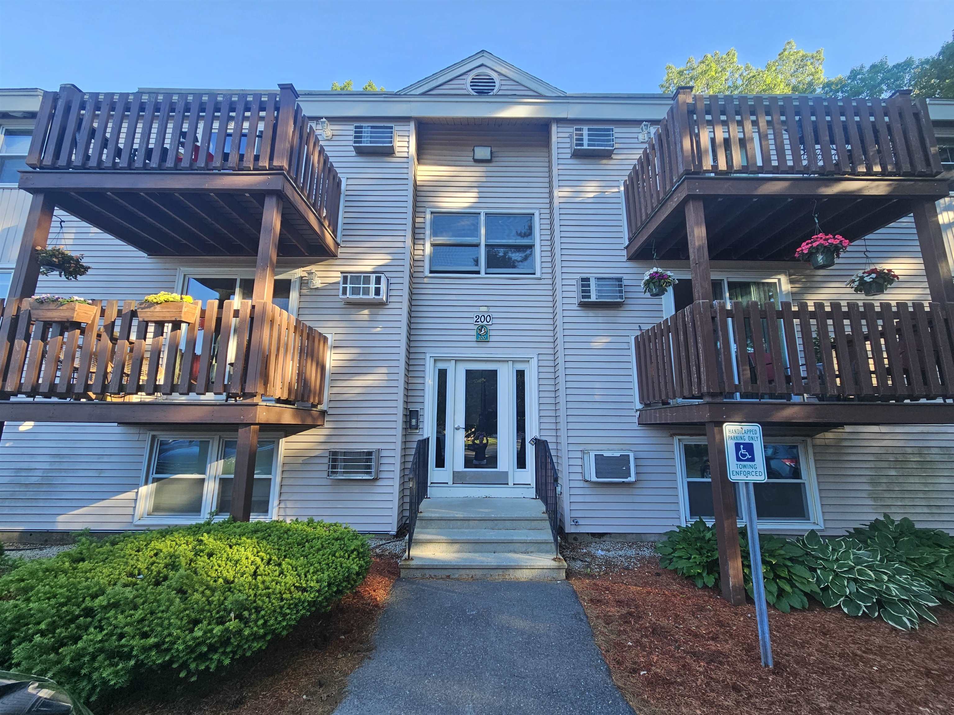 200 Circle Road, Unit 12 Manchester, NH 03103 - Photo 1 of 16
