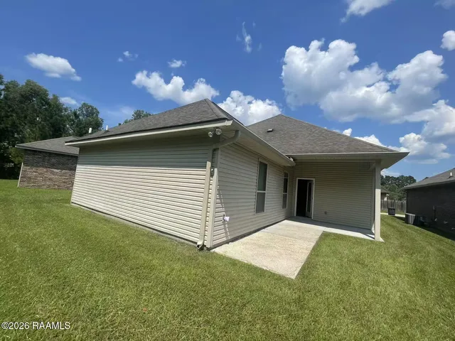 $2,000 | 16852 Glenwood Springs Drive, Greenwell Springs, LA 70739