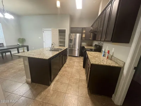 $1,900 | 16852 Glenwood Springs Drive, Greenwell Springs, LA 70739