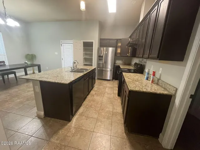 $2,000 | 16852 Glenwood Springs Drive, Greenwell Springs, LA 70739