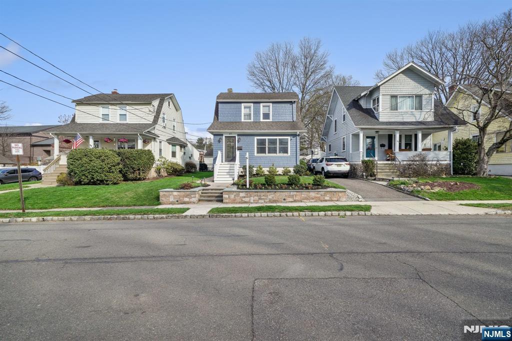 27 Otsego Road Verona, NJ 07044 - Photo 1 of 40