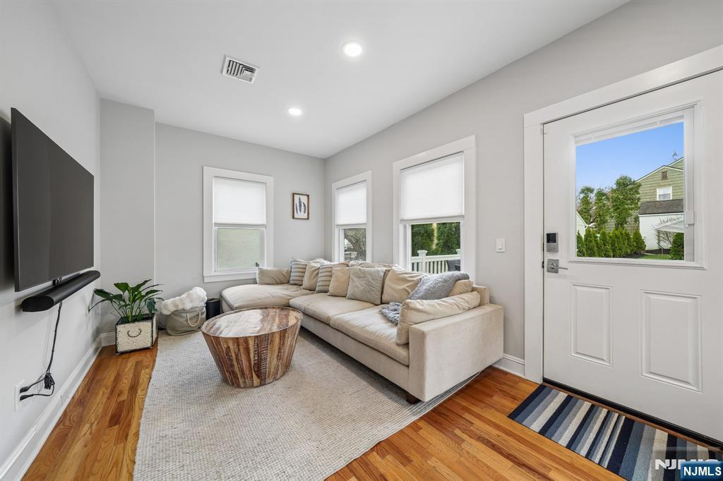 27 Otsego Road Verona, NJ 07044 - Photo 15 of 40