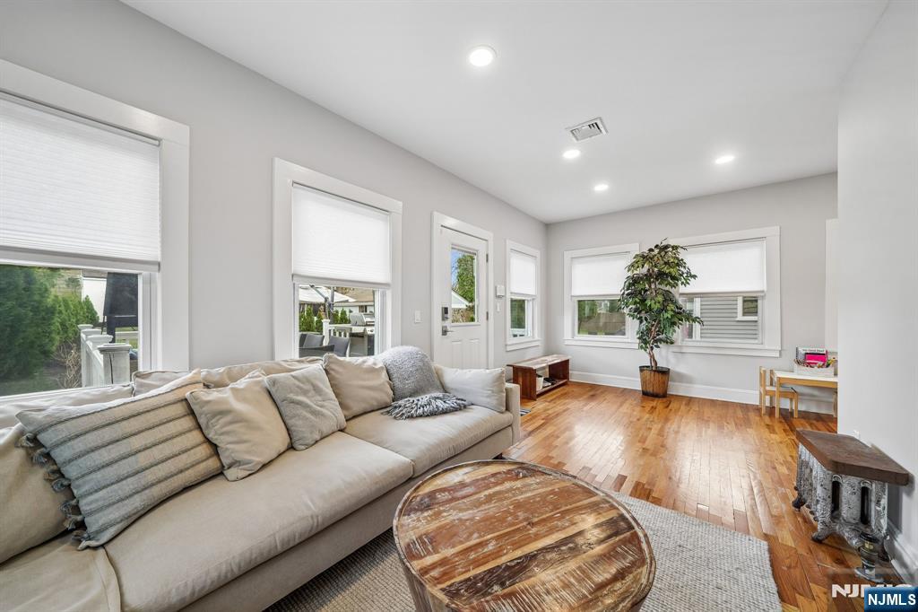 27 Otsego Road Verona, NJ 07044 - Photo 16 of 40