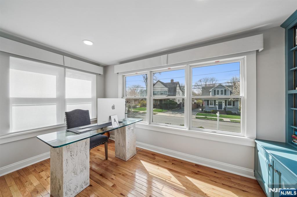 27 Otsego Road Verona, NJ 07044 - Photo 7 of 40