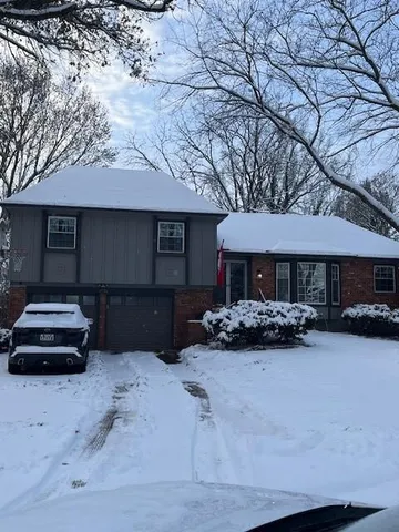 $340,000 | 6724 Mackey Street, Overland Park, KS 66204