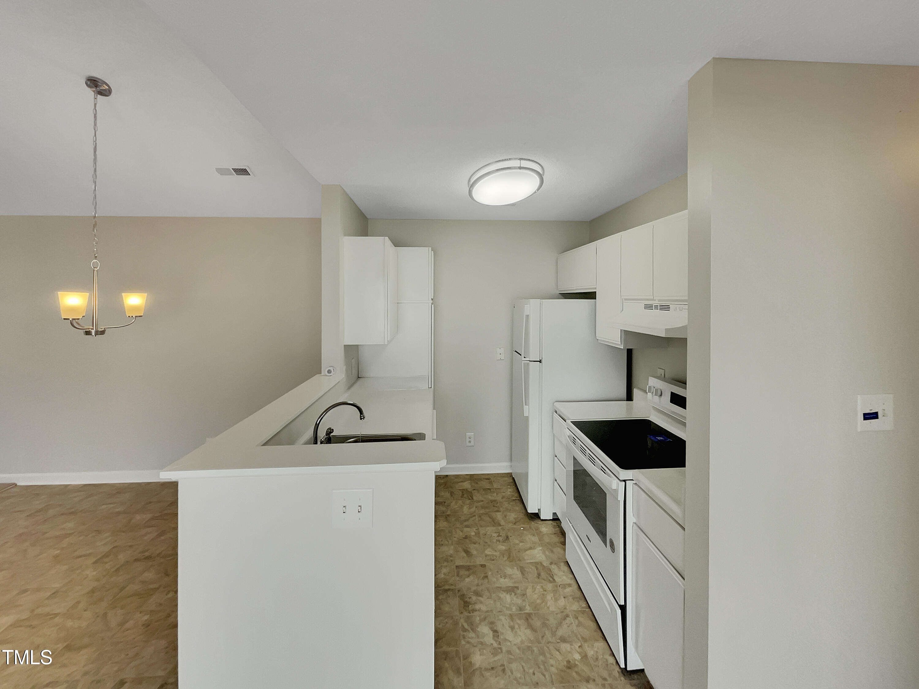 603 Stratton Way Durham, NC 27704 - Photo 6 of 19 listing_5