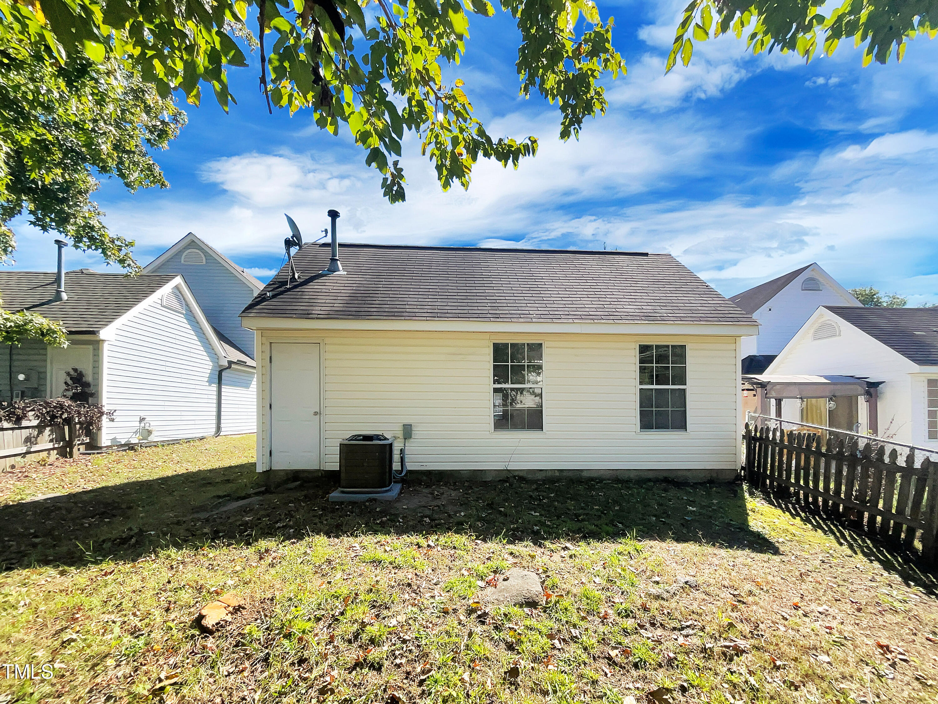 603 Stratton Way Durham, NC 27704 - Photo 8 of 19 listing_7
