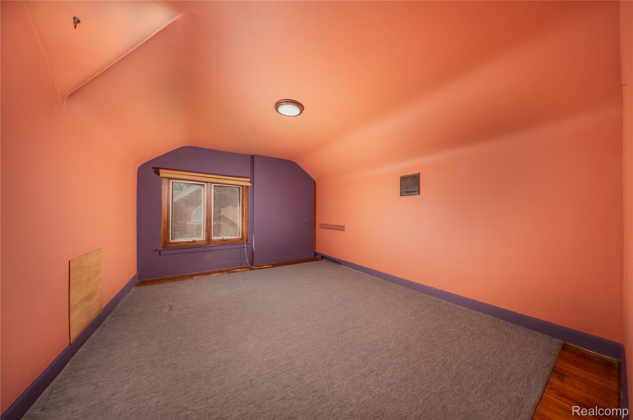 16580 Westmoreland Road Detroit, MI 48219 - Photo 24 of 37 3rd floor bed 16580 Westmoreland.jpg