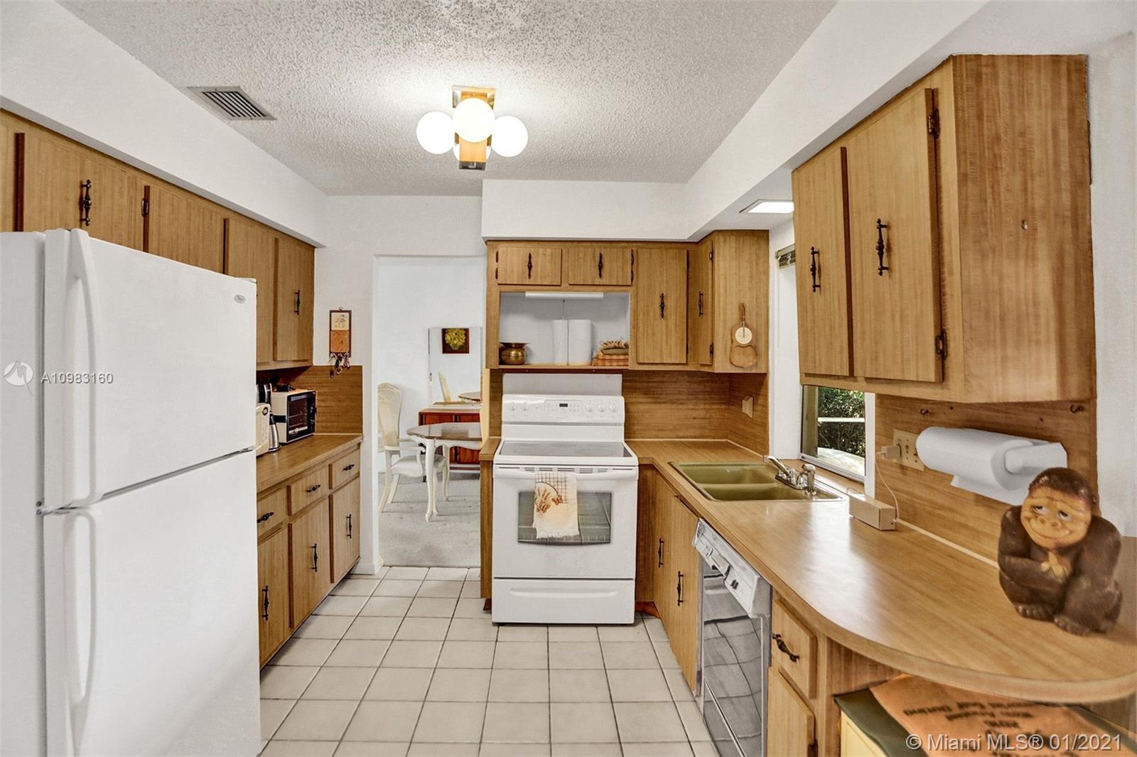 10856 Gantry Street Boca Raton, FL 33428 - Photo 12 of 39 Gallery Image 12