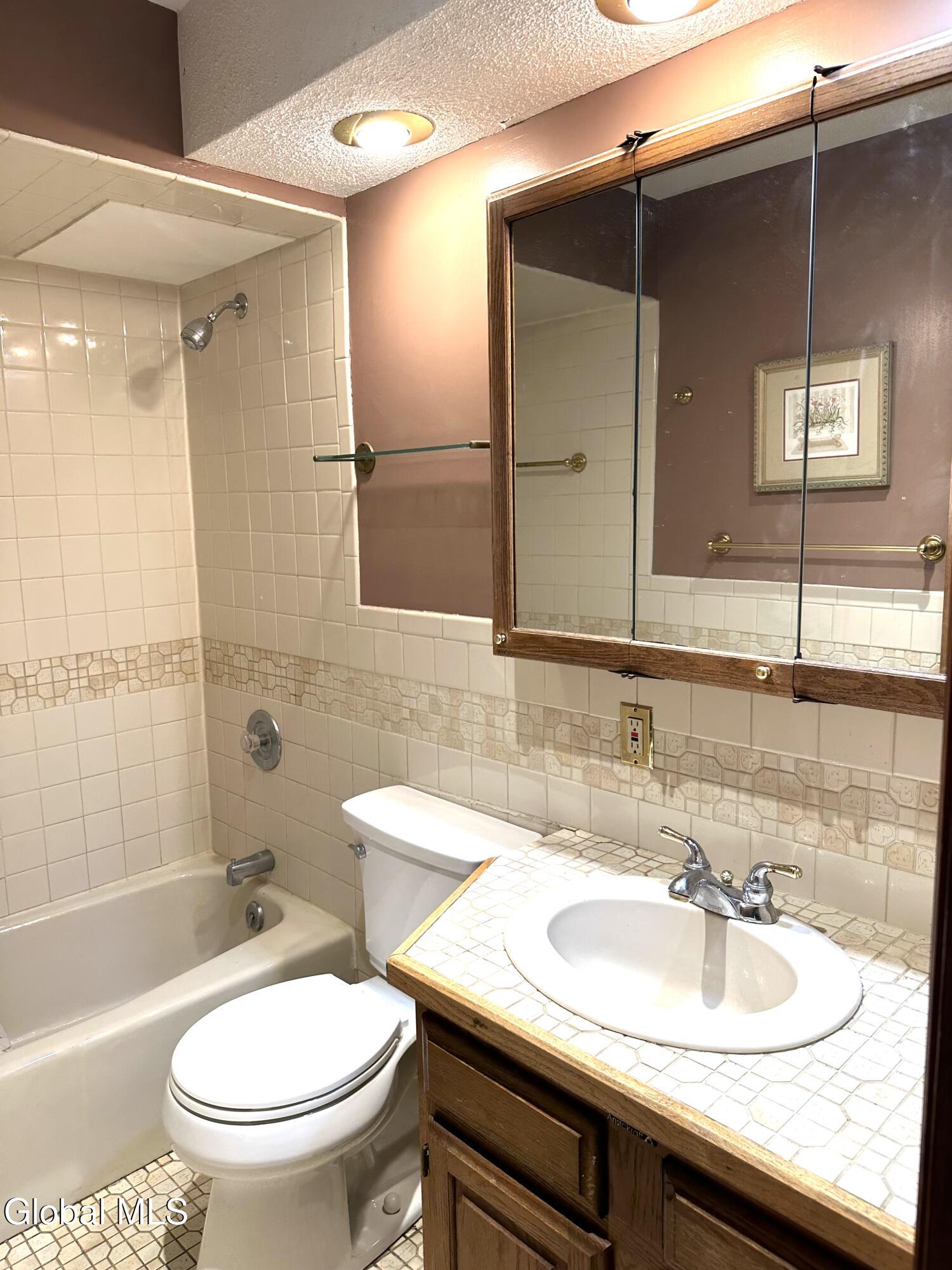 2810 Consaul Road Schenectady, NY 12304 - Photo 14 of 19 IMG_0128