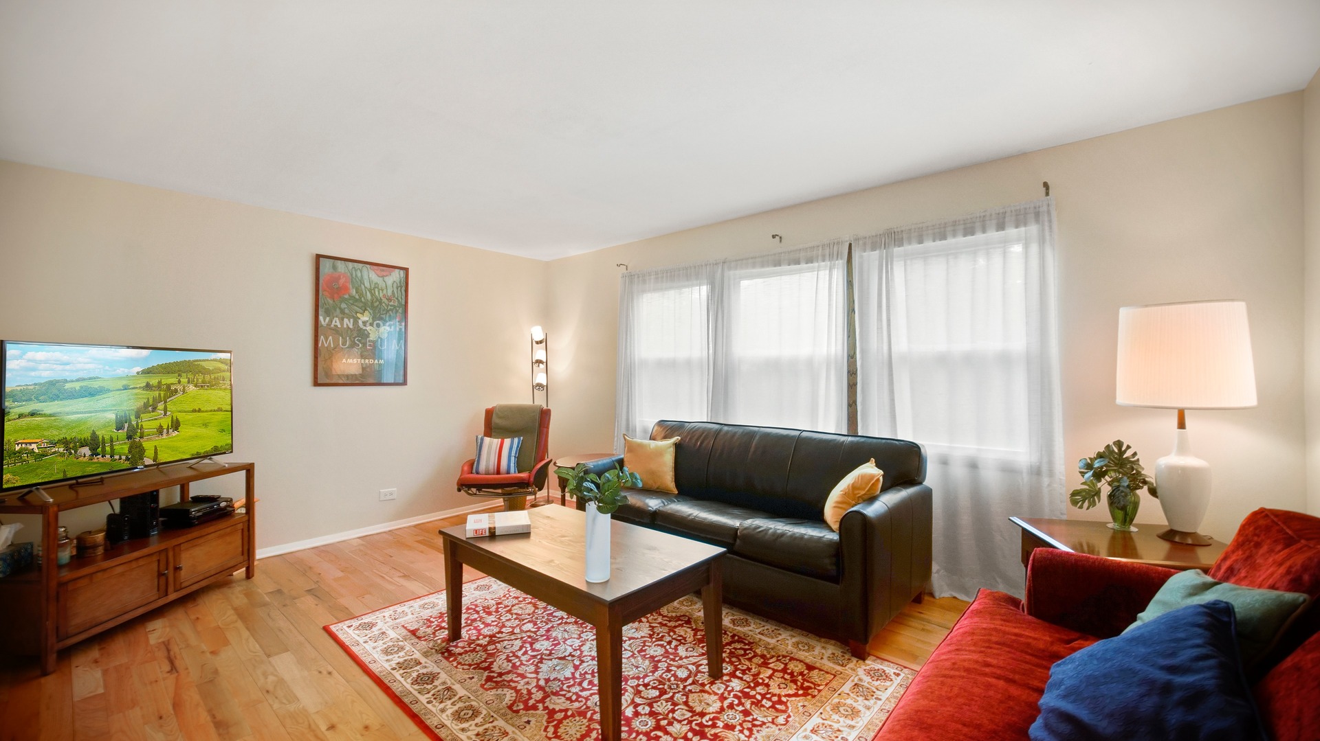 30 Timber Hill Road Buffalo Grove, IL 60089 - Photo 10 of 23 a living room with furniture and a flat screen tv