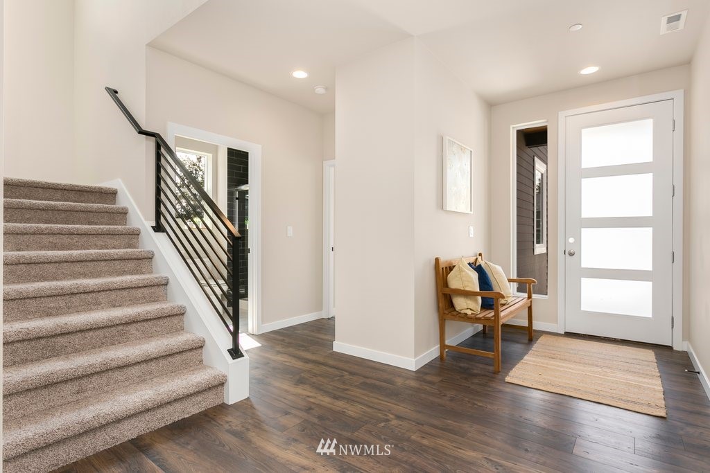 16214 114th Avenue Southeast Renton, WA 98055 - Photo 5 of 24
