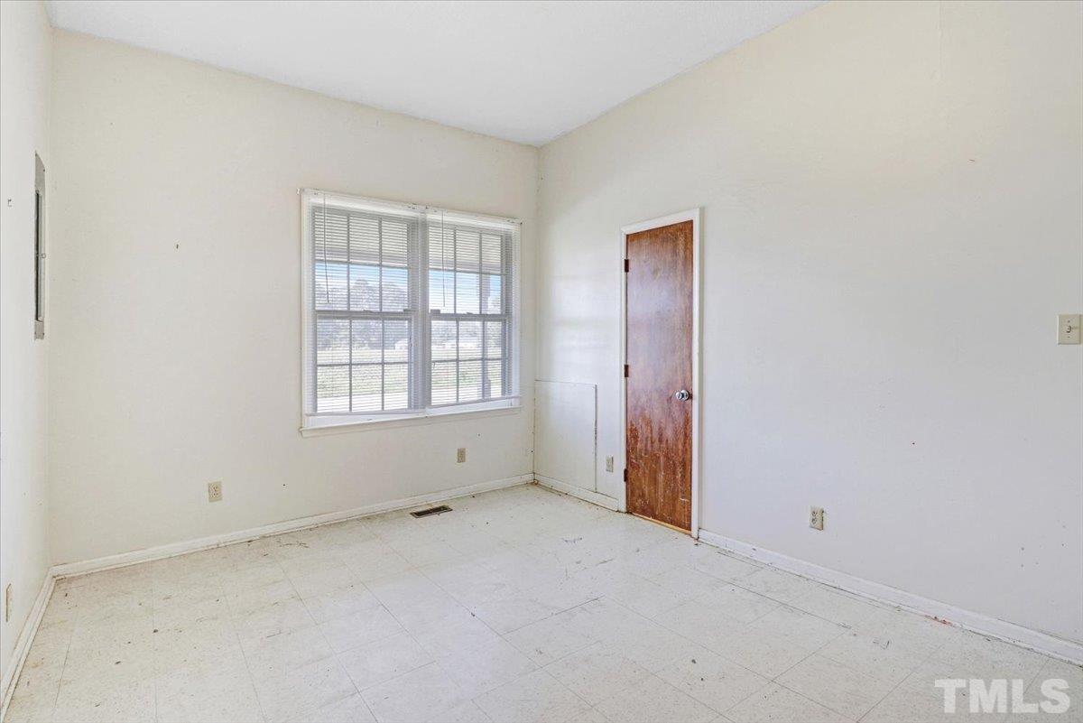1136 Buffalo Road Smithfield, NC 27577 - Photo 21 of 30 Gallery Image 21